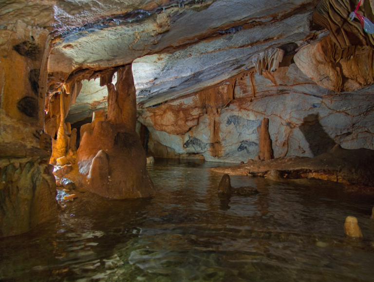 Intérieur de la grotte cosquer