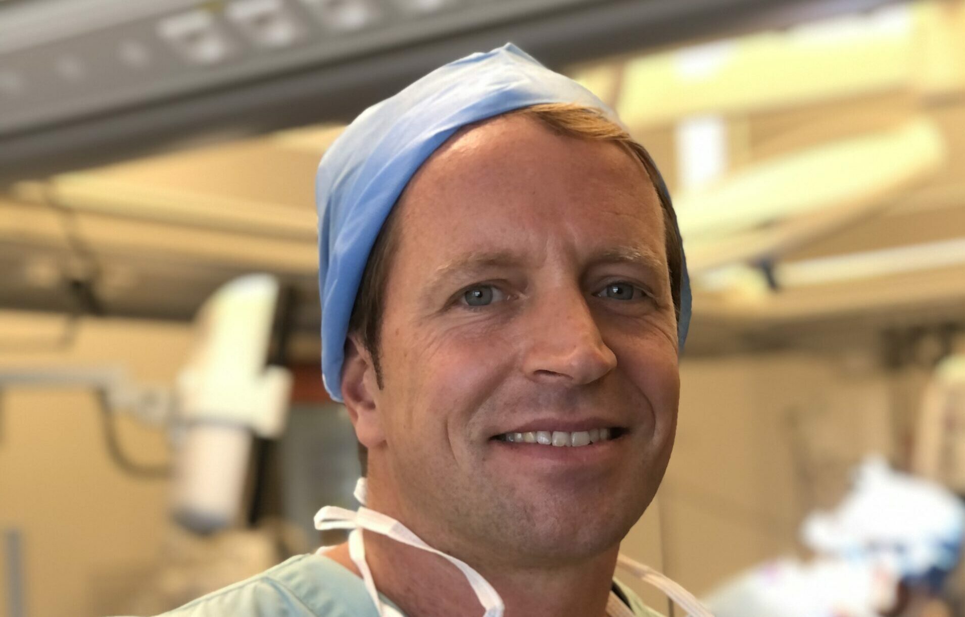 Docteur au bloc opératoire de l'institut paoli calmettes