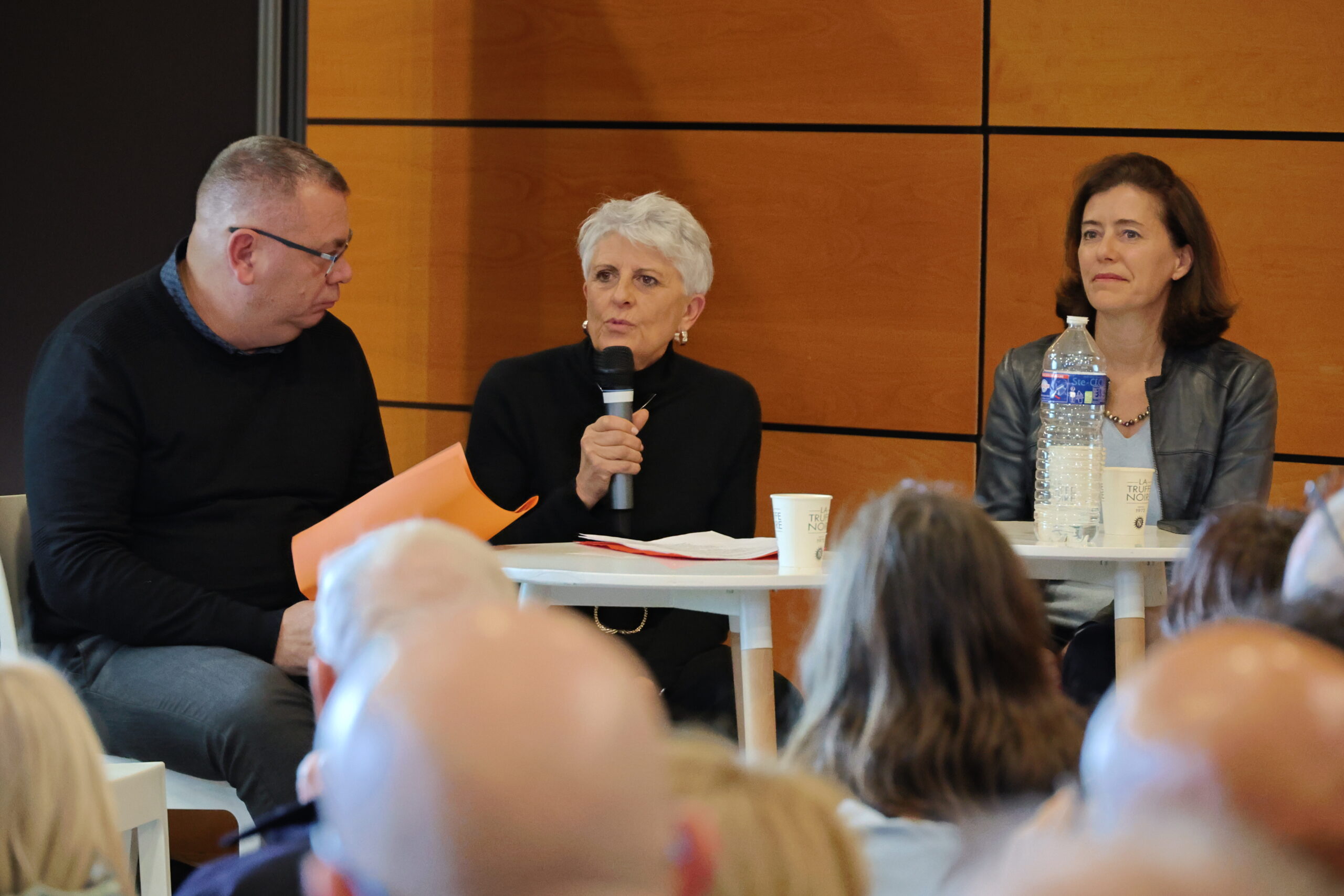 Frédéric IRIDE, cadre supérieur de santé, chambres mortuaires de l'AP-HM, Nadine PLUCHINO, cadre de santé,Dr Marine Jeantet, directrice générale de l'Agence de Biomédecine