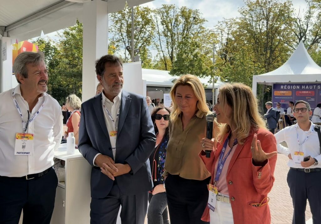 De gauche à droite, Jean-Michel Diaz (GMIF), Christophe Castaner, président du Grand Port Maritime de Marseille Fos, Isabelle Patrier, directrice France de TotalEnergies, et Isabelle Campagnola Savon, conseillère régionale, lors de la REF 2026 à Roland-Garros.